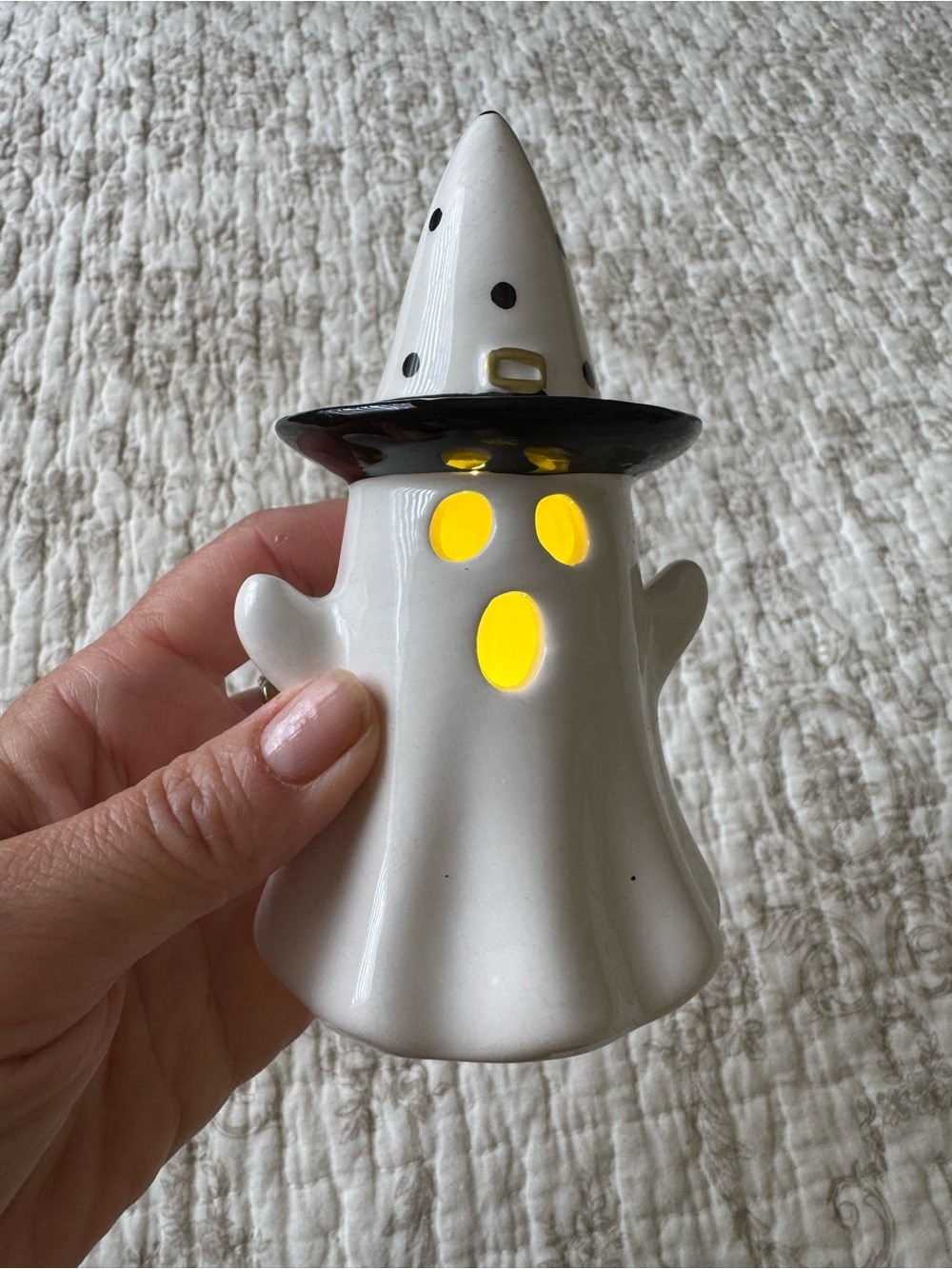 Becki Owens Ceramic LED Ghost Trio - White 🦋 - Picture 2 of 3